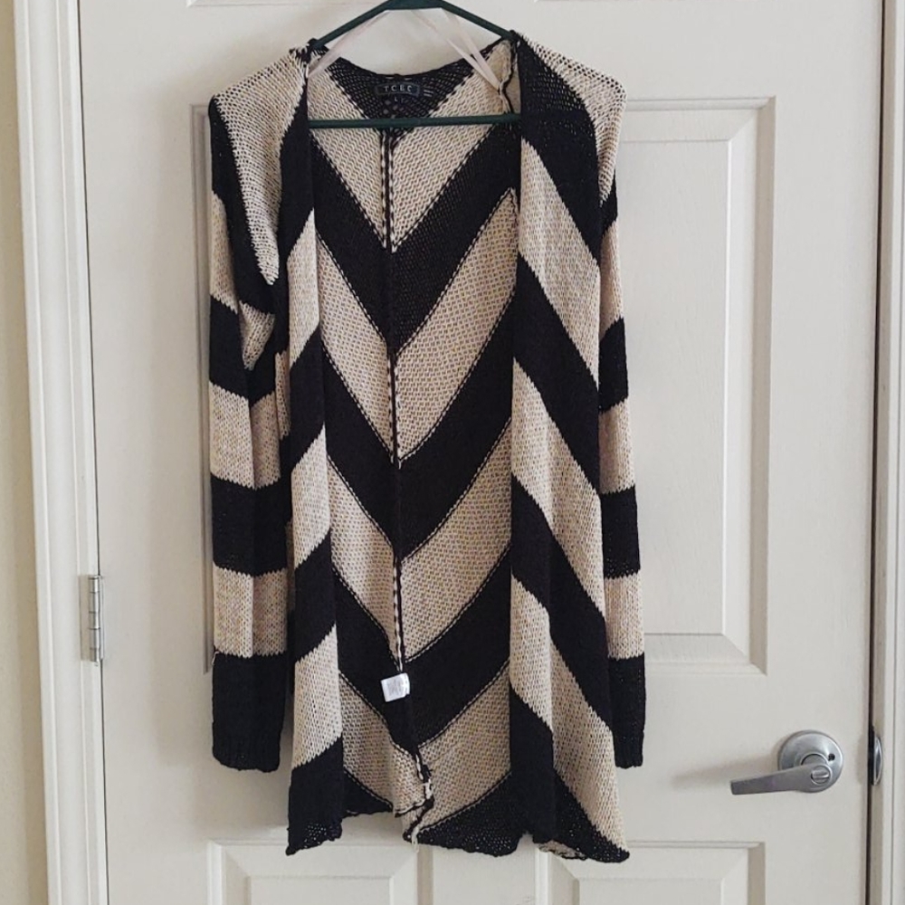 TCEC Black & Cream Chevron Knit Cardigan